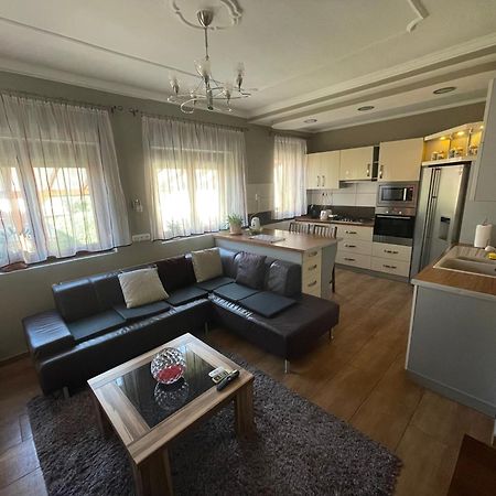 Relax Apartment Zalaegerszeg Exterior foto